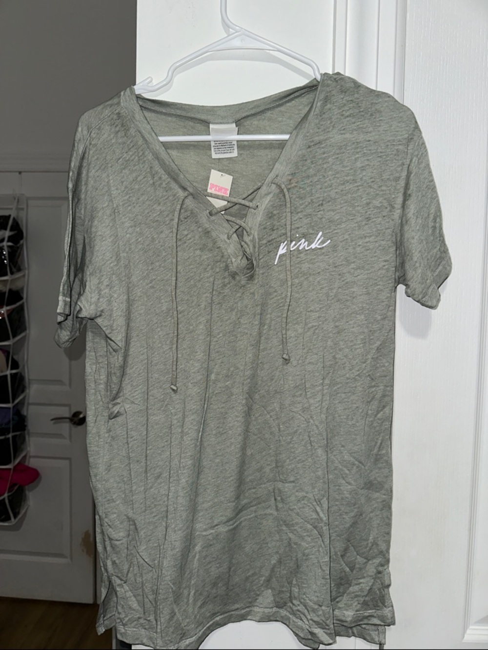 VS pink  Lace-Up V-Neck T-Shirt in Olive Green